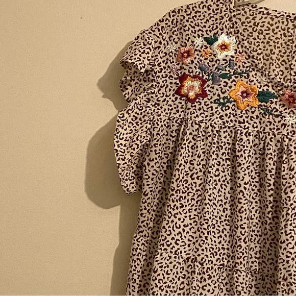 ODDY Animal Print Embroidered Neckline Ruffles Flowy Size M Tunic - Picture 3 of 13